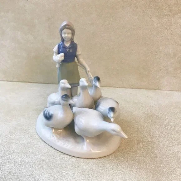 Gerold Porzellan Bavaria Western Germany Figurine Girl Geese Ducks collectors - Picture 1 of 12